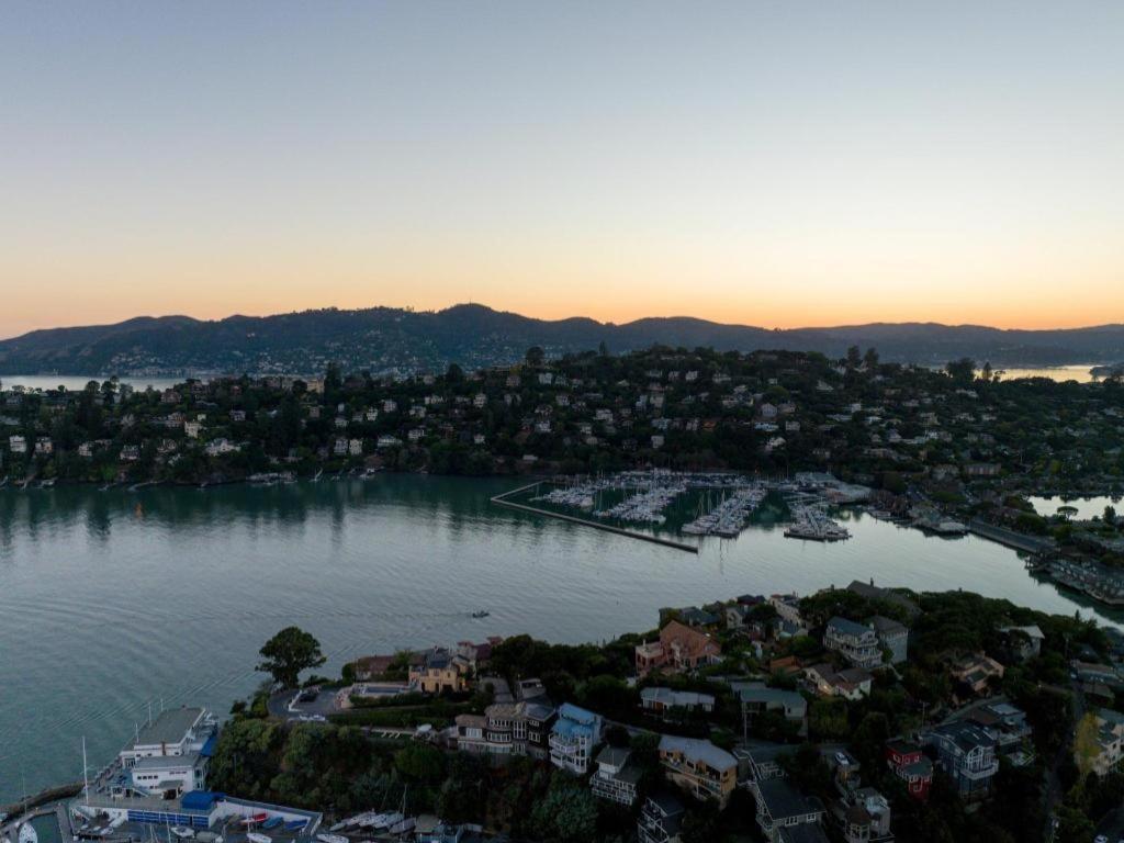 Marin Suites Hotel Corte Madera Exterior photo